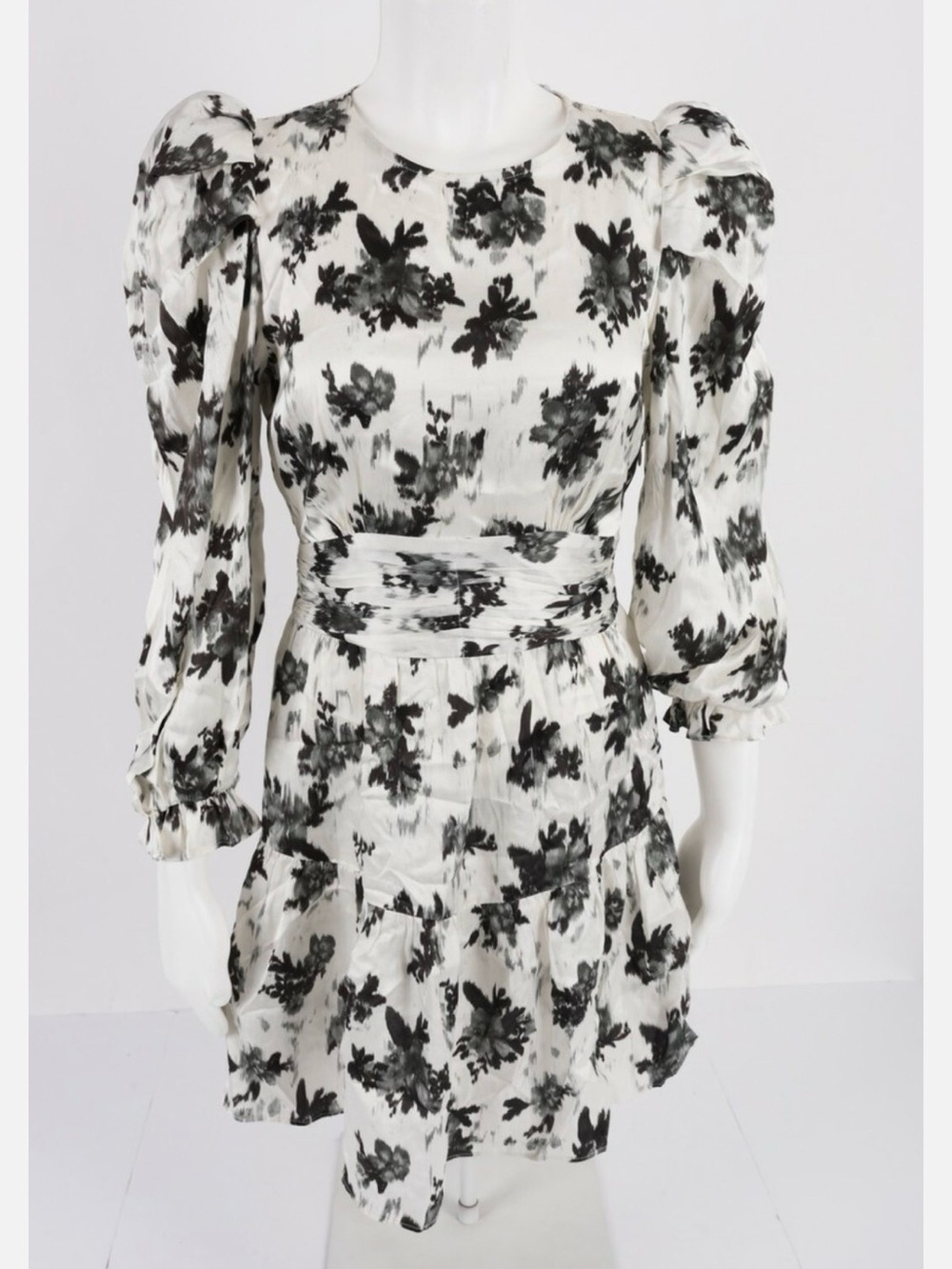 Zara new with tags Women's Black & White Floral Puff Sleeve Dress silk